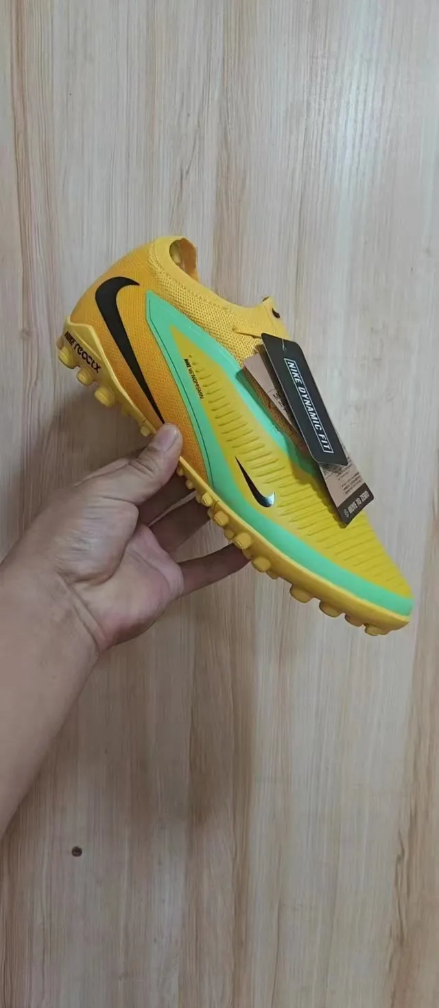 Nike chaussures de soccer herbe artificielle jaune vert coupe basse tige synthétique cage avant-pied côtelée 8