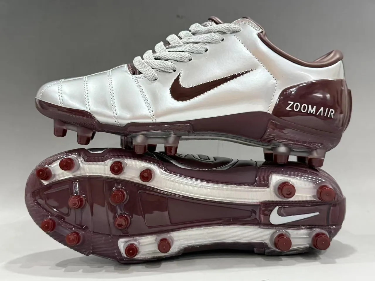 Nike Zoom Air মেটালিক সিলভার এবং বারগান্ডি Firm-Ground ফুটবল জুতো 2
