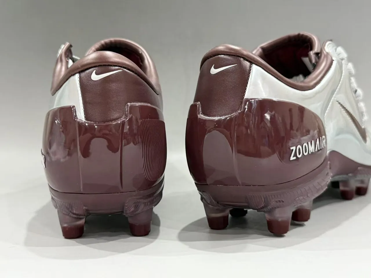 Nike Zoom Air মেটালিক সিলভার এবং বারগান্ডি Firm-Ground ফুটবল জুতো 4