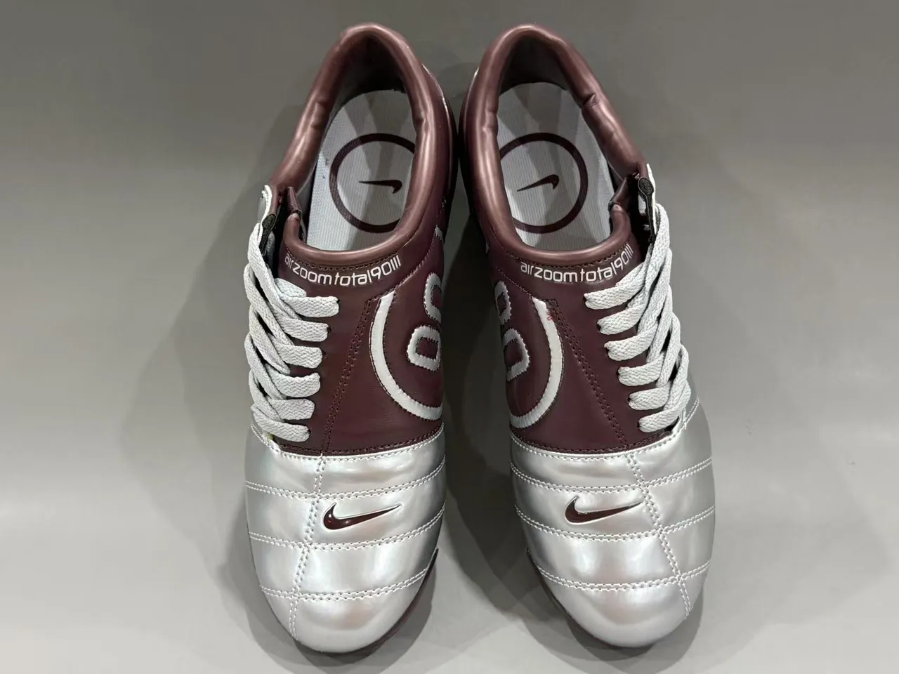 Nike Zoom Air মেটালিক সিলভার এবং বারগান্ডি Firm-Ground ফুটবল জুতো 5