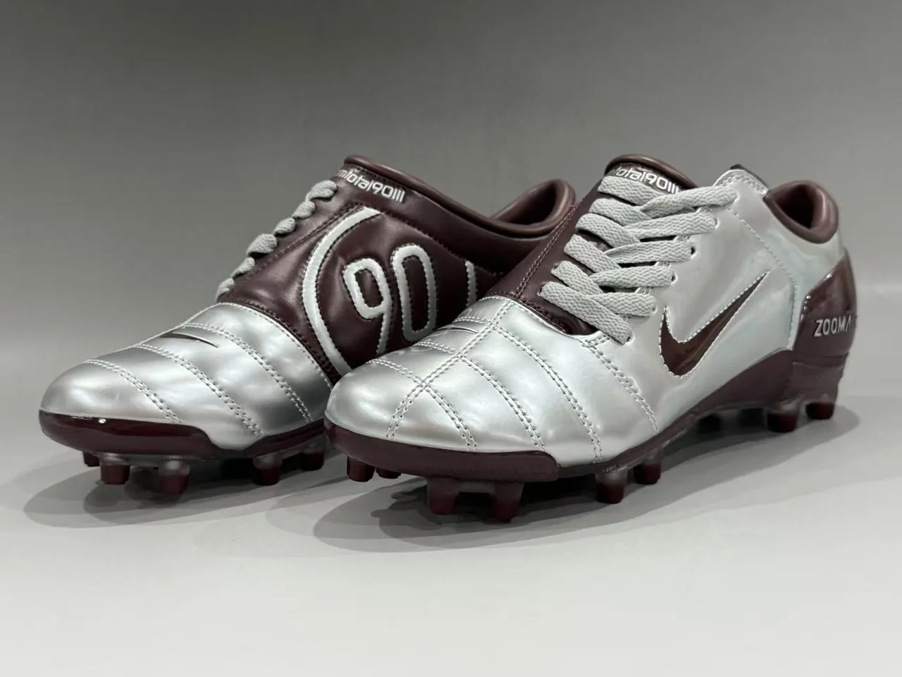 Nike Zoom Air মেটালিক সিলভার এবং বারগান্ডি Firm-Ground ফুটবল জুতো 7
