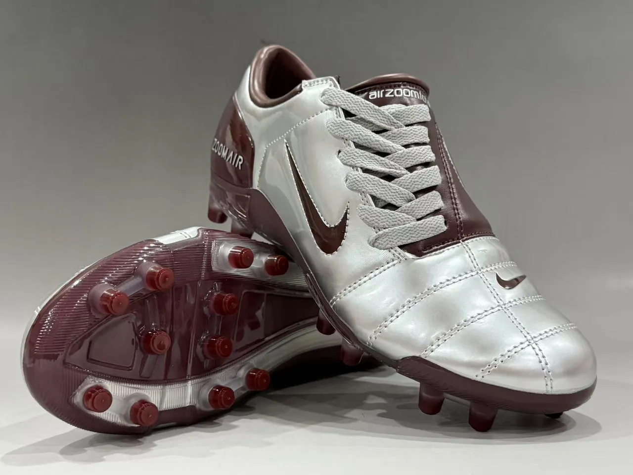 Nike Zoom Air মেটালিক সিলভার এবং বারগান্ডি Firm-Ground ফুটবল জুতো 10