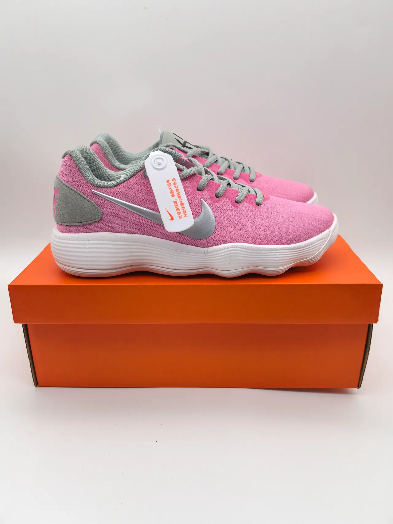 Nike Zoom Hyperfuse Chaussures de Basketball Silhouette Basse Daim Rose Gris 4