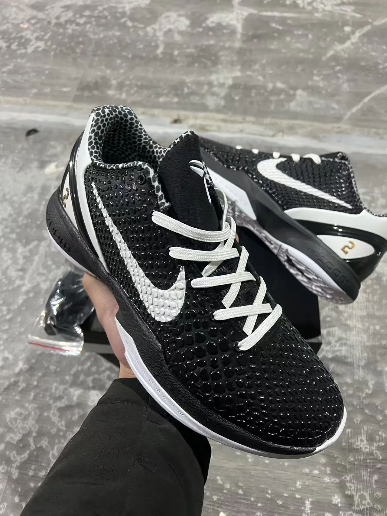 Nike Zoom Kobe 2 Black White Gold Basketball Shoes 2