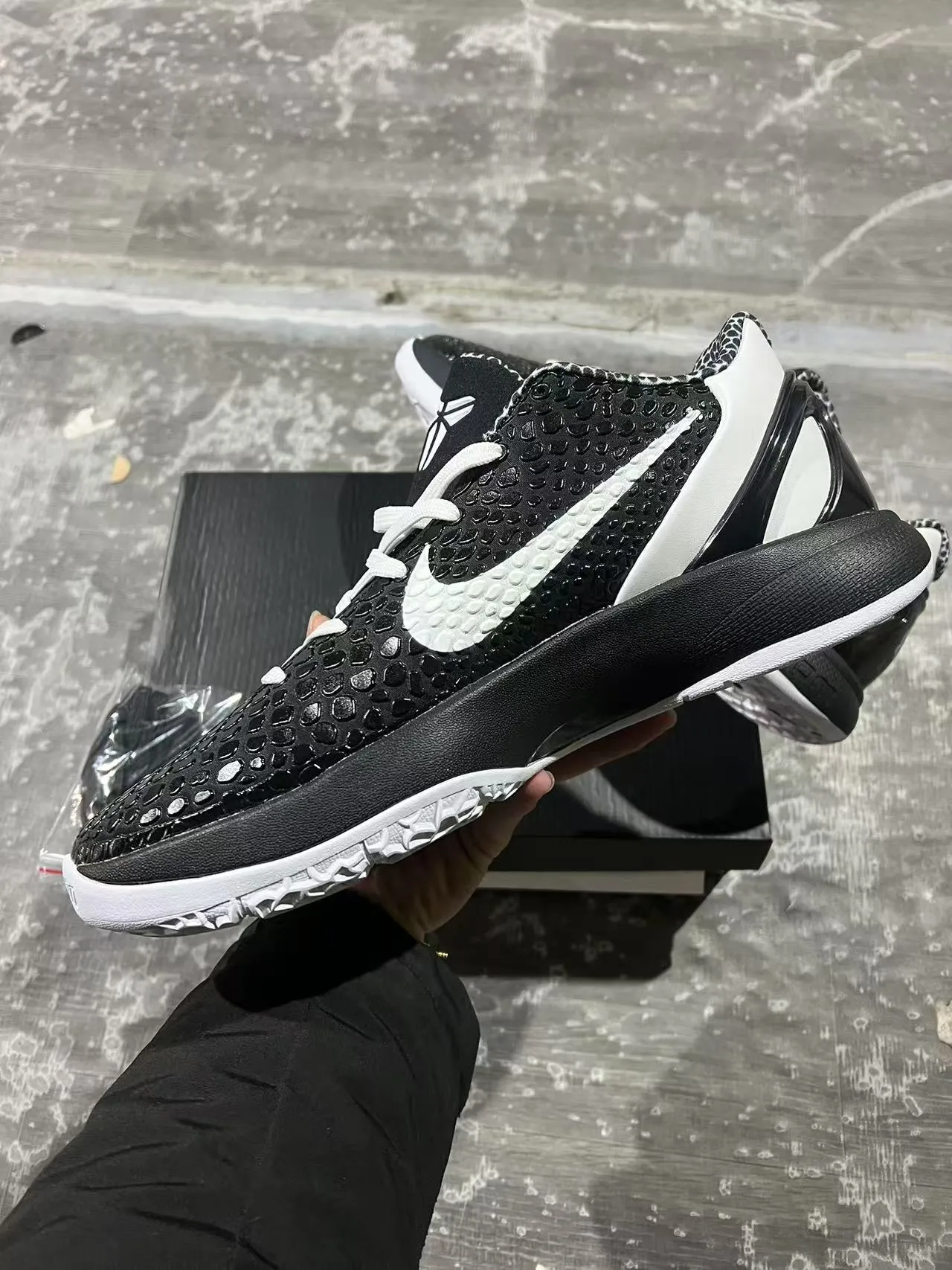 Nike Zoom Kobe 2 Black White Gold Basketball Shoes 5