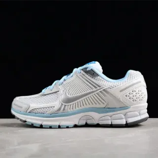 Nike Zoom Vomero 5 blanc et bleu clair chaussures de course