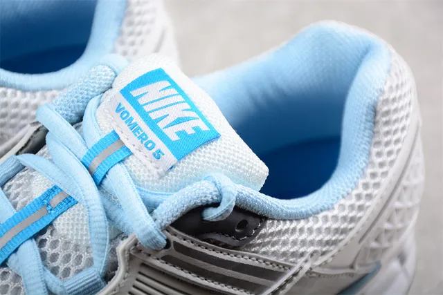 Nike Zoom Vomero 5 White Light Blue Running Shoes 6
