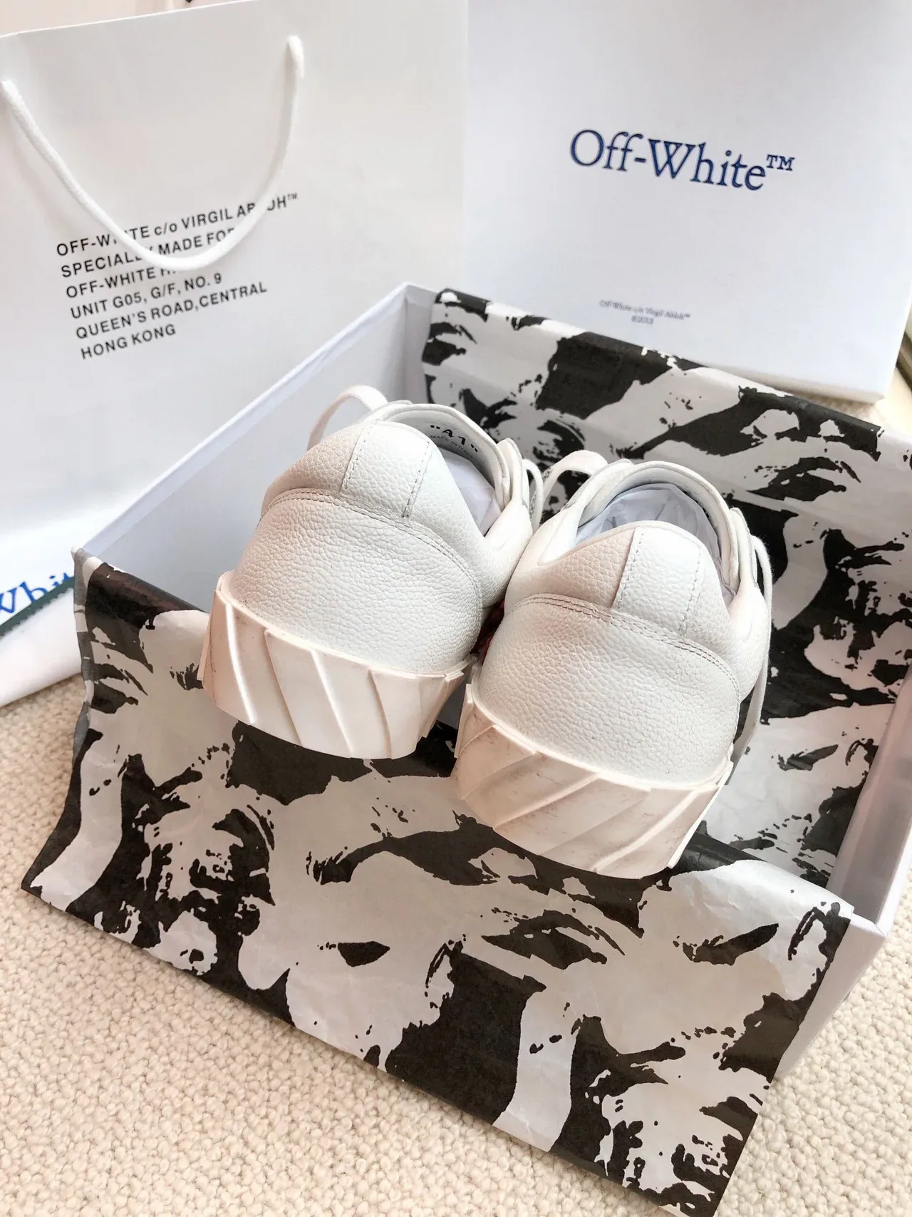 Off-White Arrow Logo White Lifestyle Sneakers 9