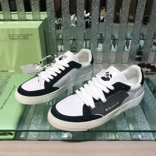 Off-White sneakers lifestyle noirs à bout bas à construction panelée