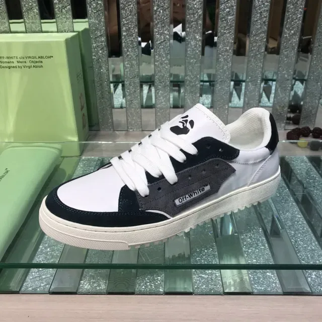 Off-White Black Low-Top Panelled Construction Lifestyle Sneakers 4