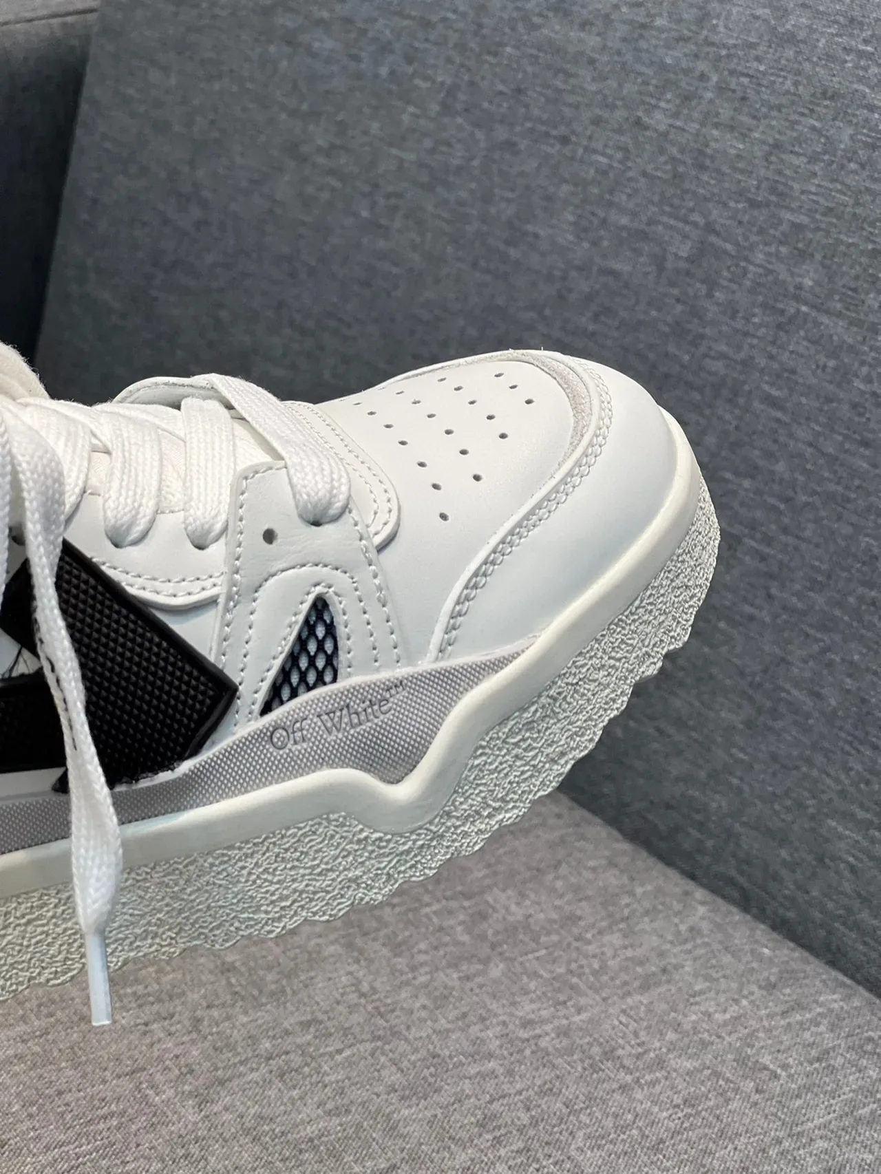 Off-White Preto tênis lifestyle low-top bico perfurado 3
