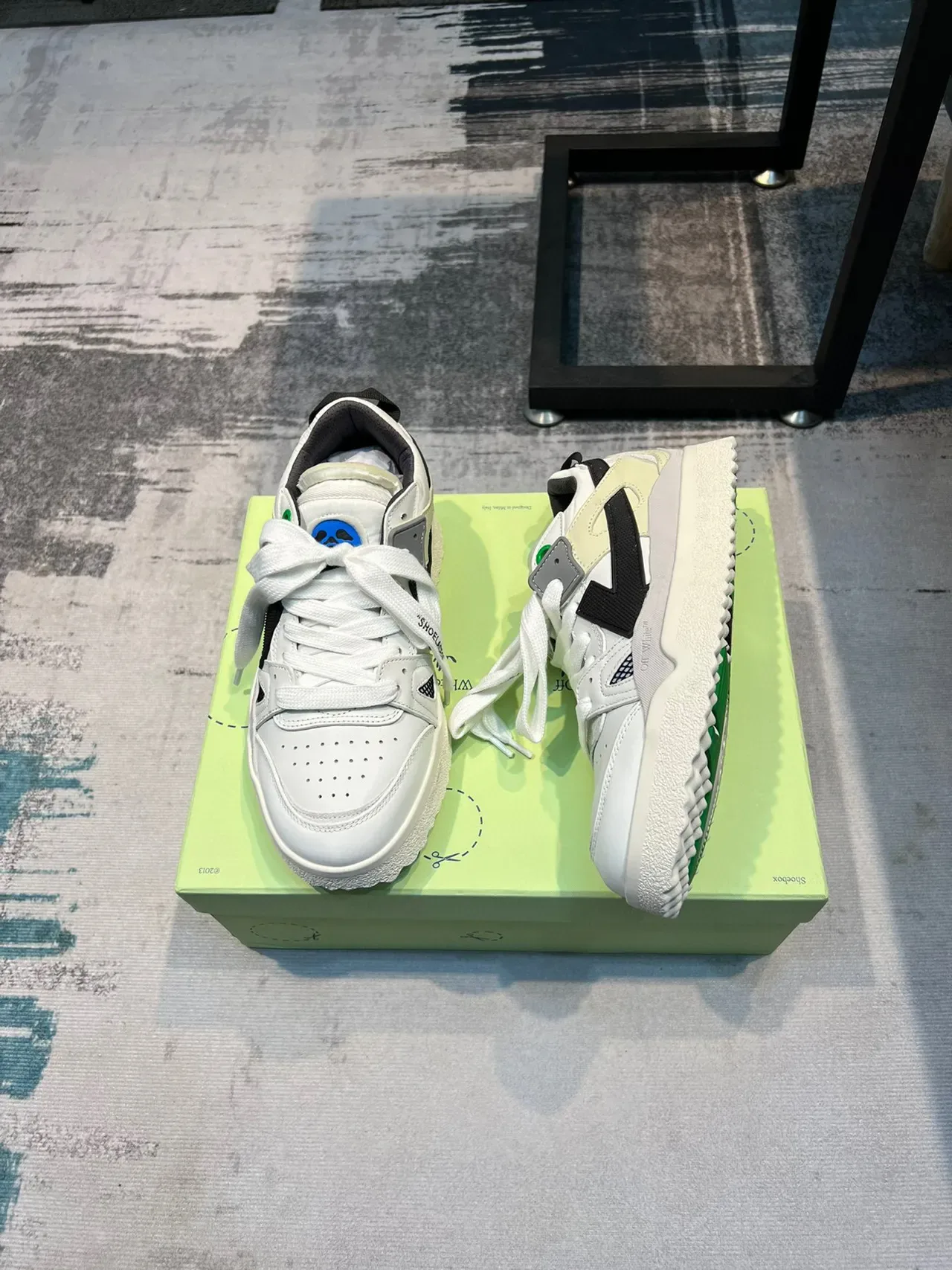 Off-White Preto tênis lifestyle low-top bico perfurado 4