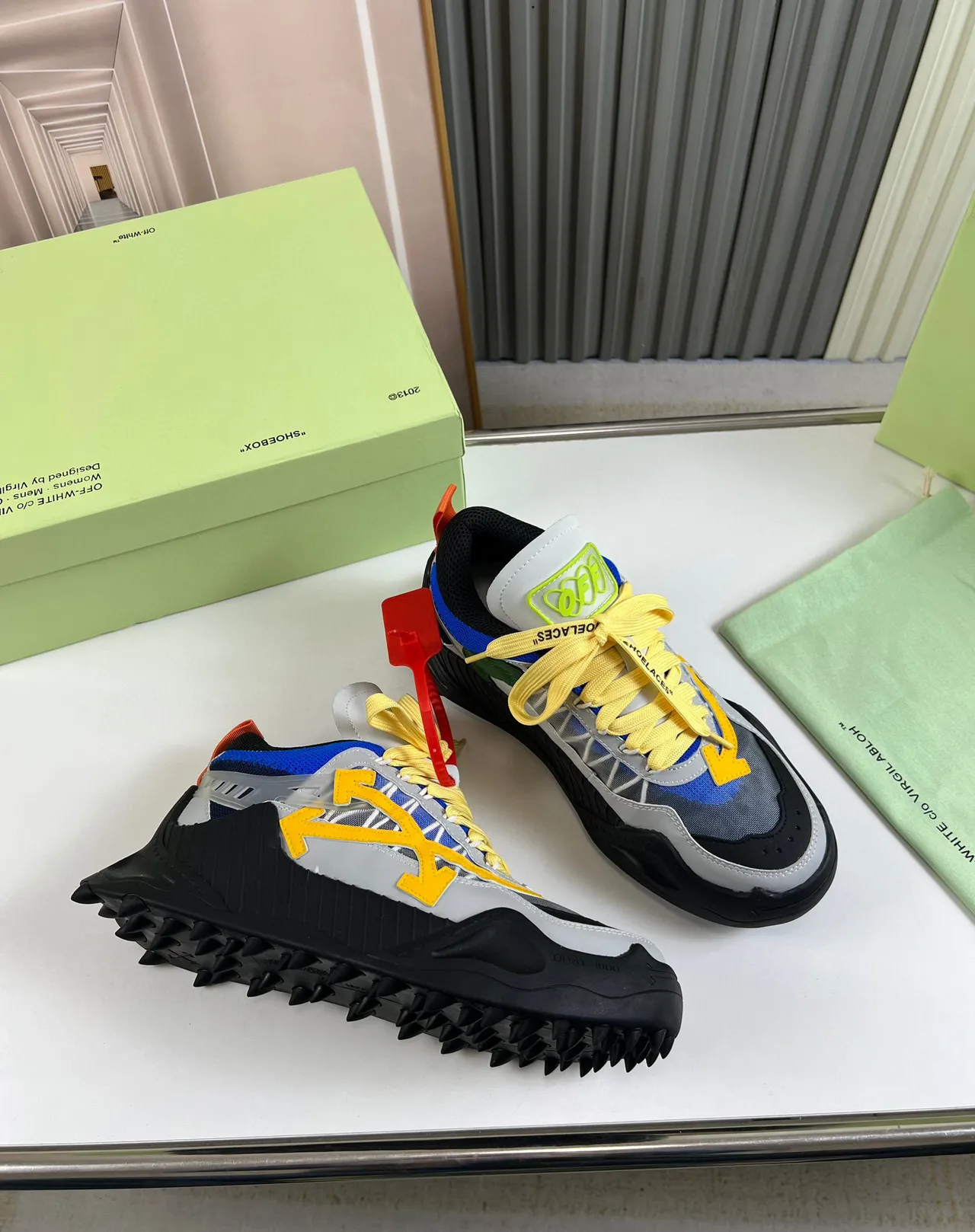 Off-White Baskets Chunky Gris Jaune Industrial-Chic Motif Flèche Superposition 5
