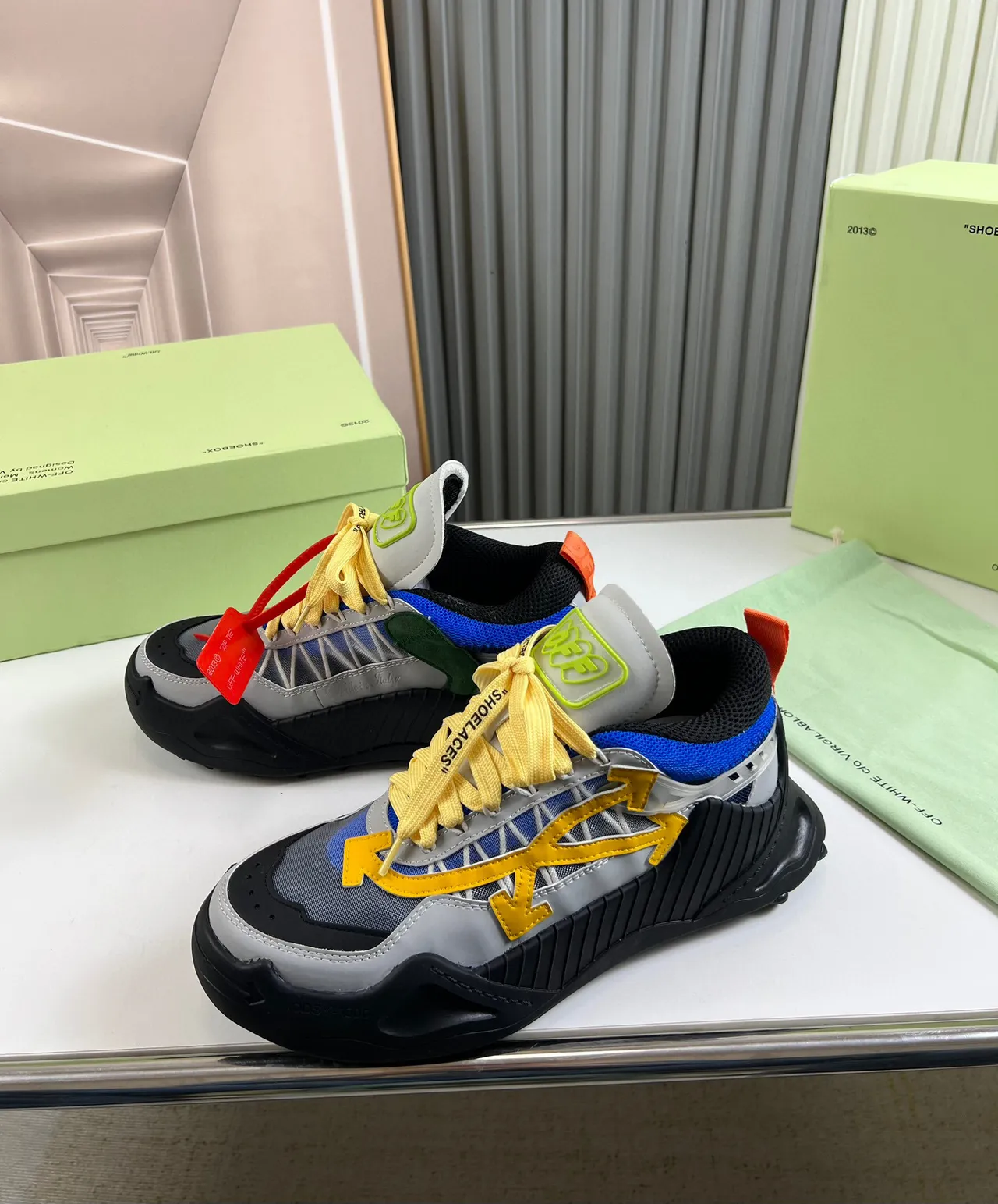 Off-White Baskets Chunky Gris Jaune Industrial-Chic Motif Flèche Superposition 8