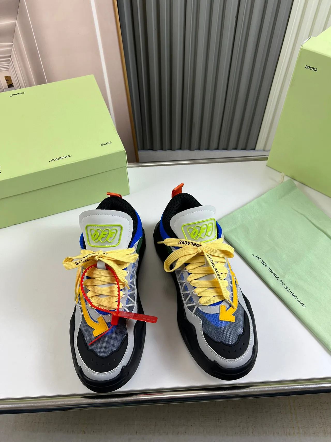 Off-White Baskets Chunky Gris Jaune Industrial-Chic Motif Flèche Superposition 9