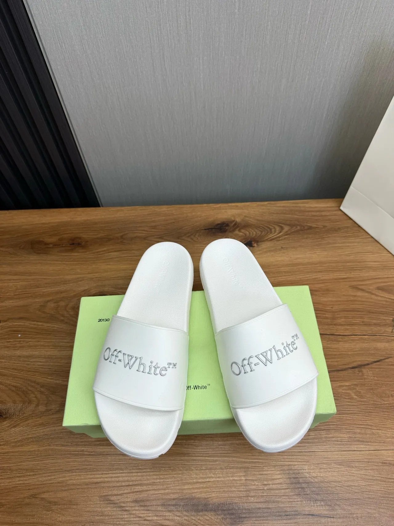 Off-White Slide সাদা মোল্ডেড রাবার চপ্পল 2
