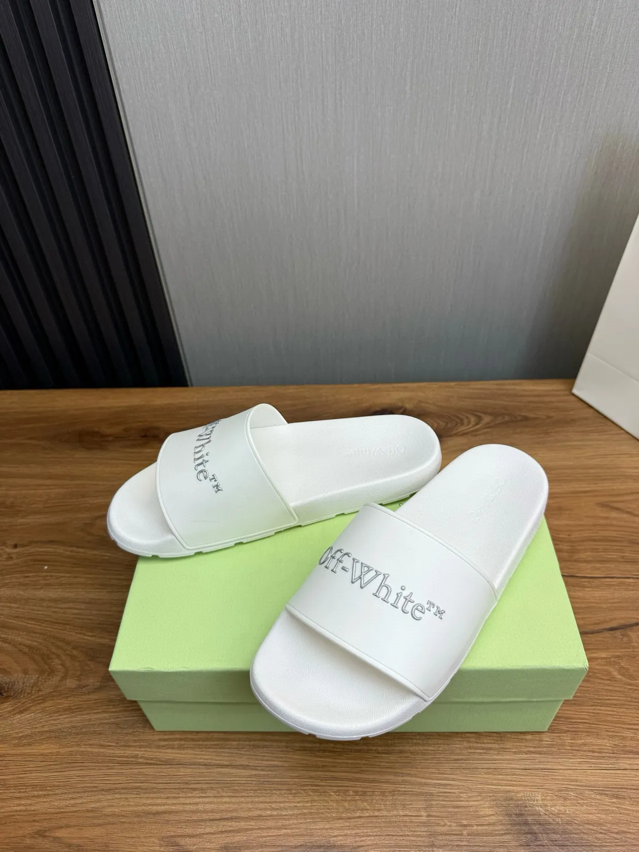 Off-White Slide সাদা মোল্ডেড রাবার চপ্পল 3