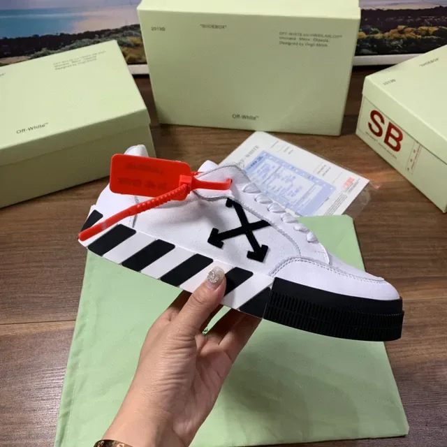 Off-White The Ten Black Low-Top Platform Diagonal Striped Midsole Lifestyle Sneakers 3