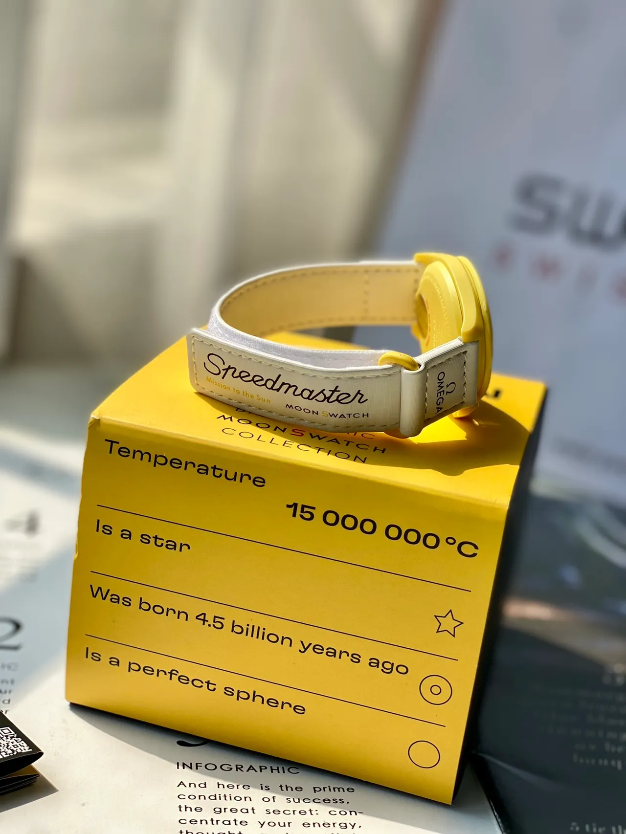 Omega Speedmaster Moonwatch Yellow Chronograph Mechanical Watch 3