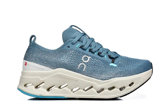 On Blue Beige Engineered Knit Upper Low-Profile Silhouette Running Shoes 4