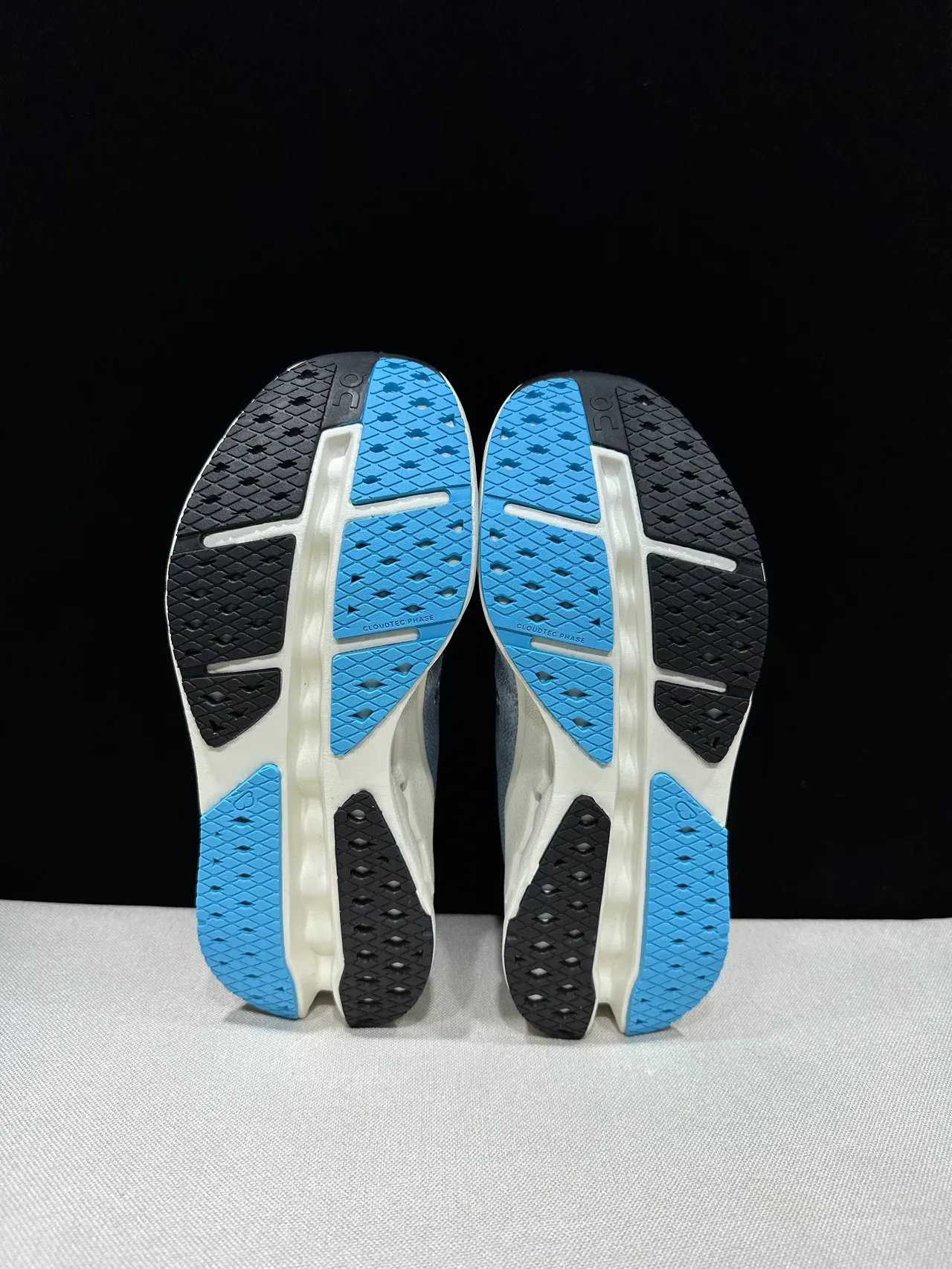 On Blue Beige Engineered Knit Upper Low-Profile Silhouette Running Shoes 6