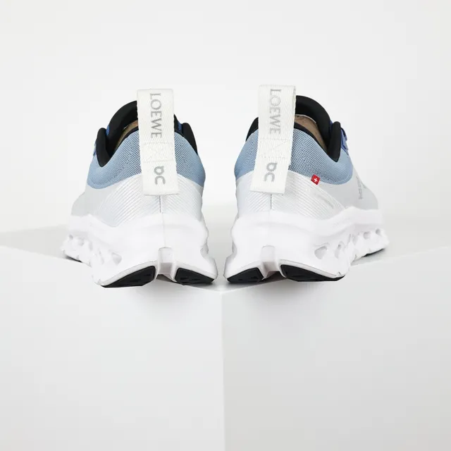 On Cloud Gris Bleu Semelle sculptée Maille et superposition synthétique Construction Chaussures lifestyle 8