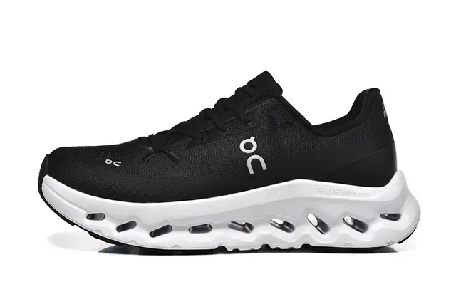On Cloudmonster Tênis Running Preto e Branco 4