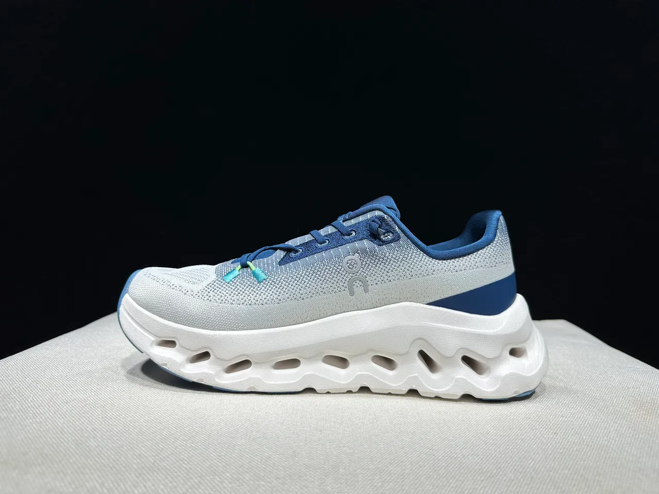On Gray Navy Engineered Knit Upper Open Hexagonal CloudTec Pods Running Shoes 7