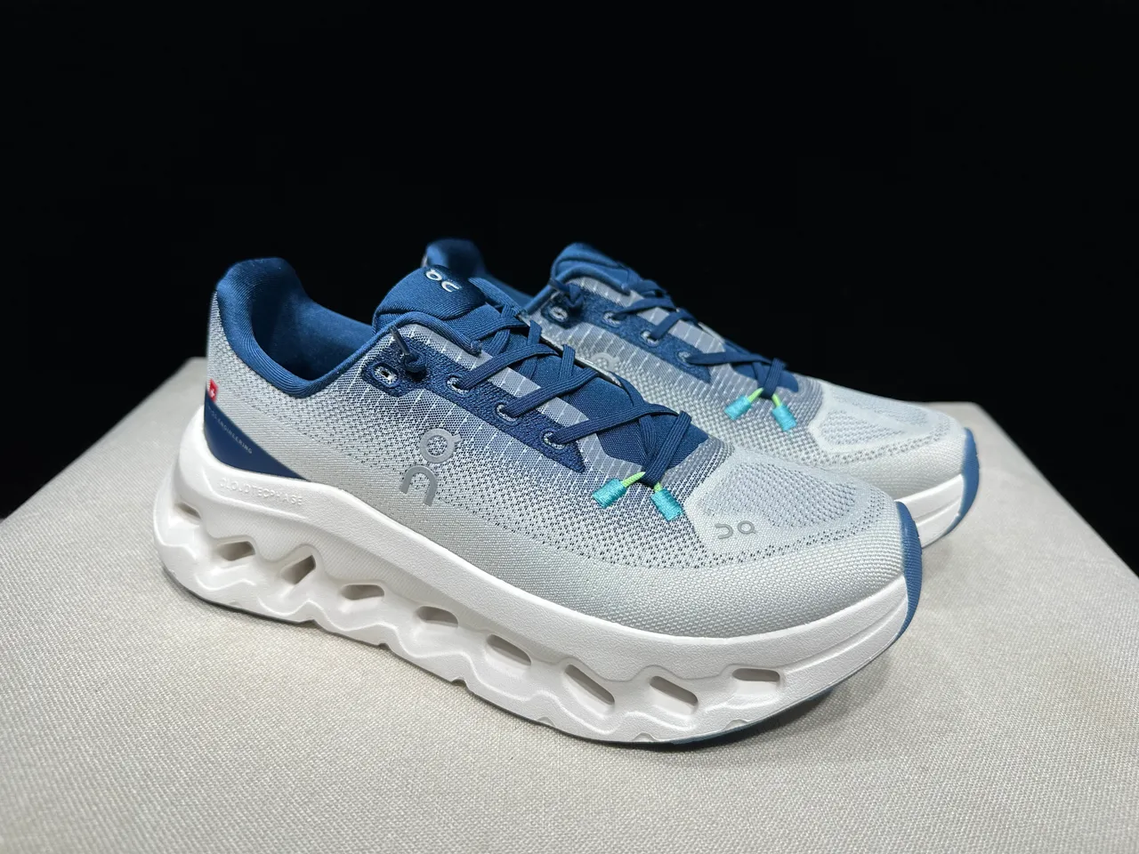 On Gray Navy Engineered Knit Upper Open Hexagonal CloudTec Pods Running Shoes 9