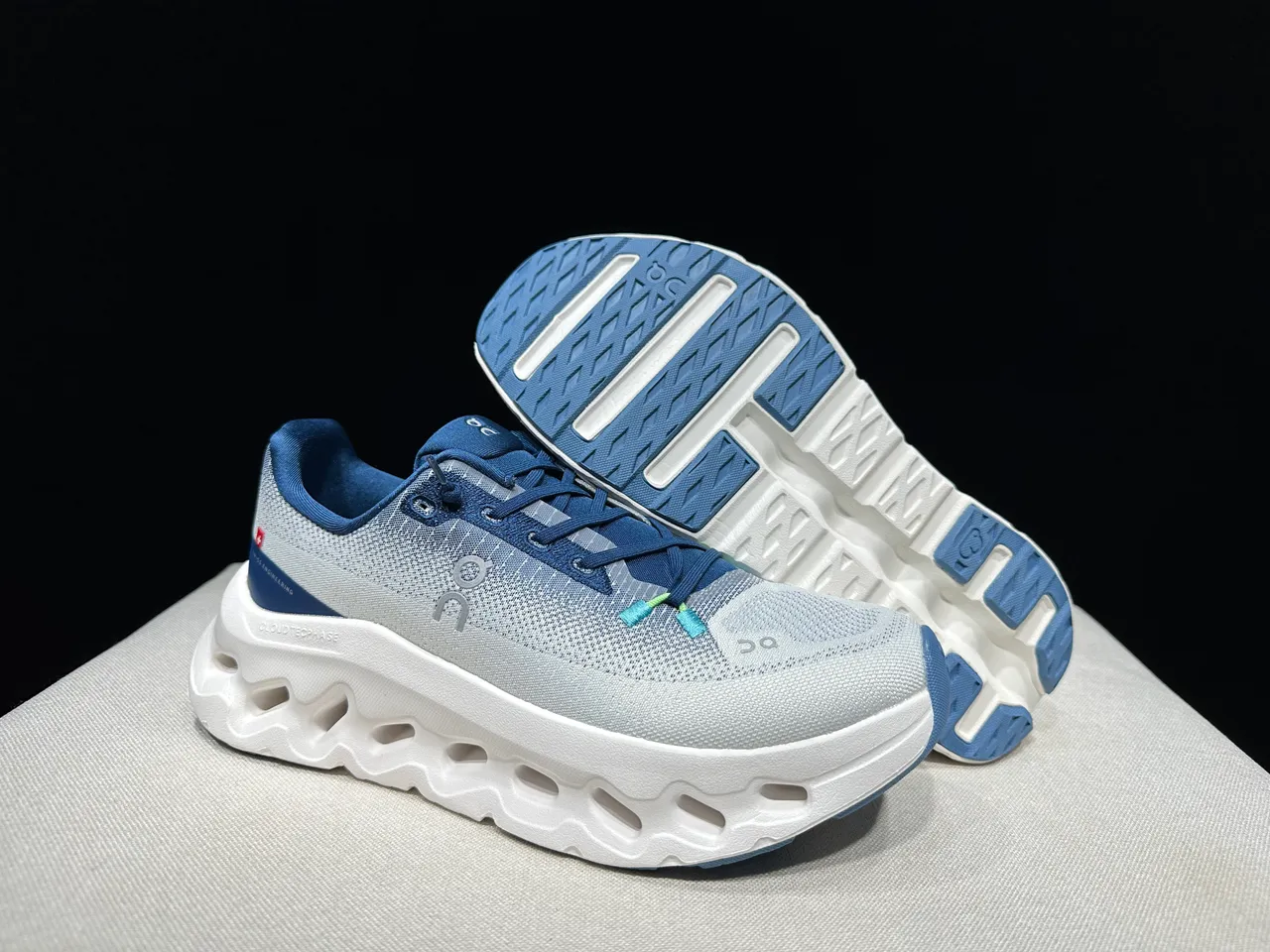 On Gray Navy Engineered Knit Upper Open Hexagonal CloudTec Pods Running Shoes 10