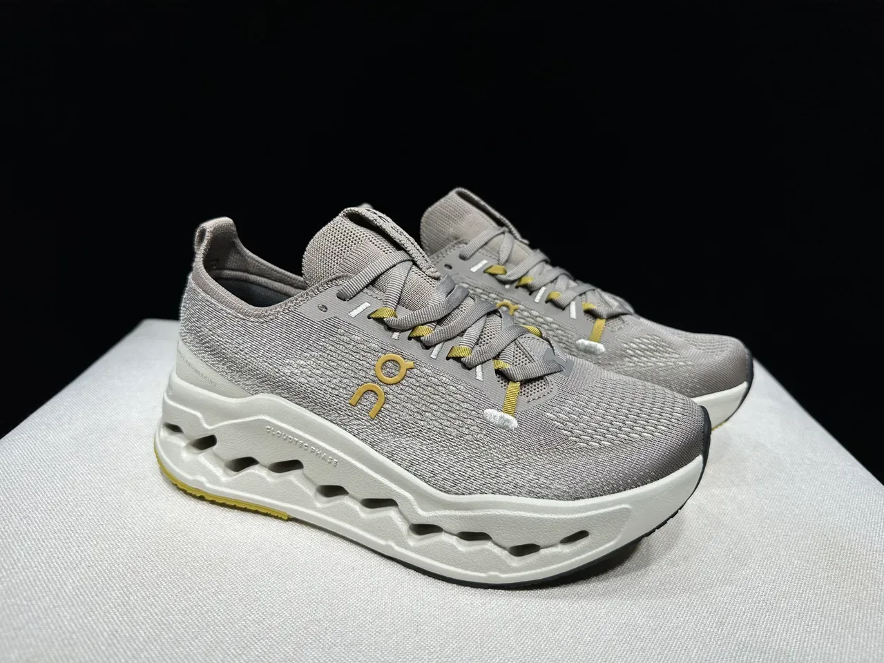 On Gray White Engineered Knit Upper Sculpted CloudTec Phase Midsole Running Shoes 4