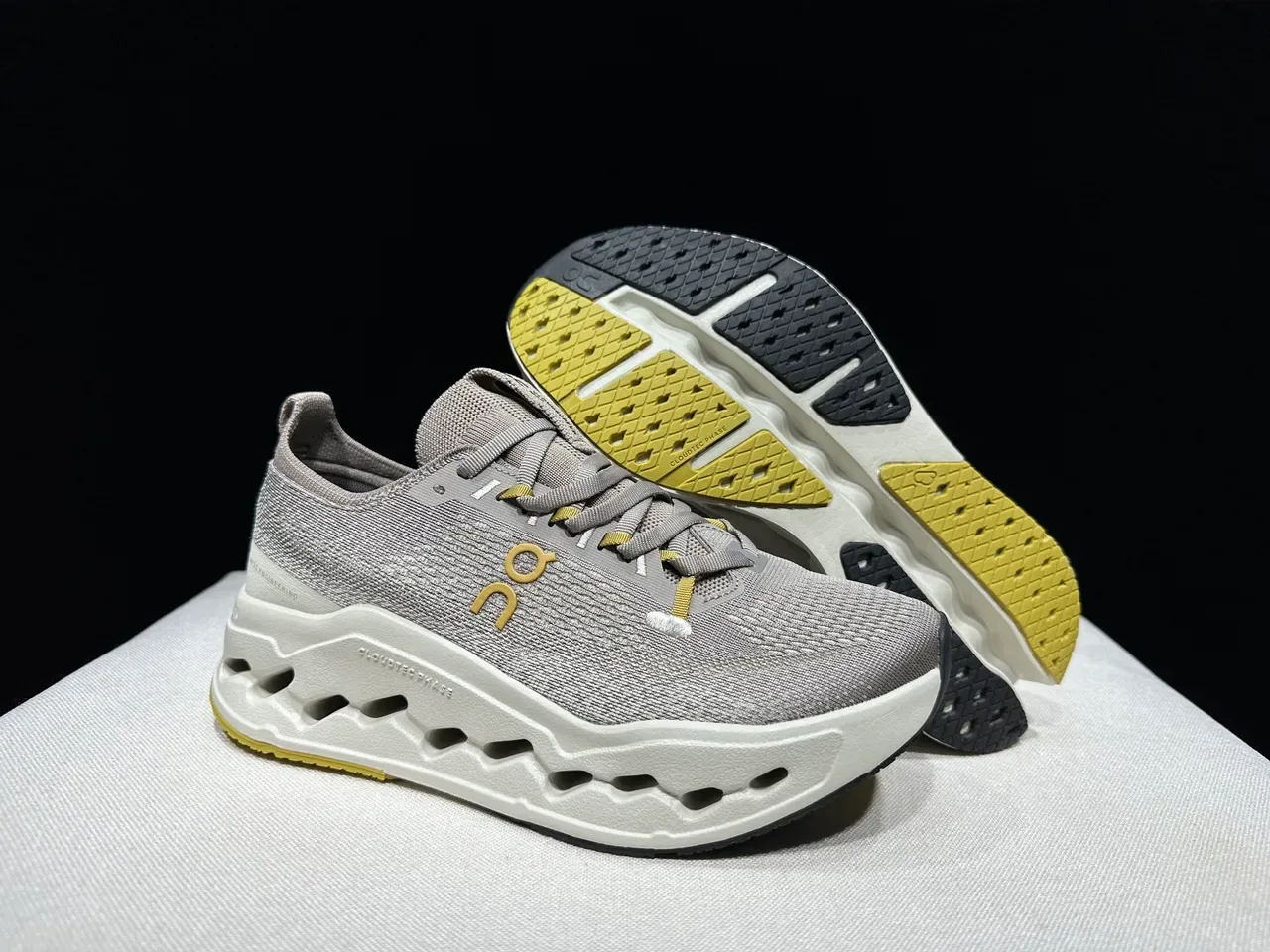 On Gray White Engineered Knit Upper Sculpted CloudTec Phase Midsole Running Shoes 5