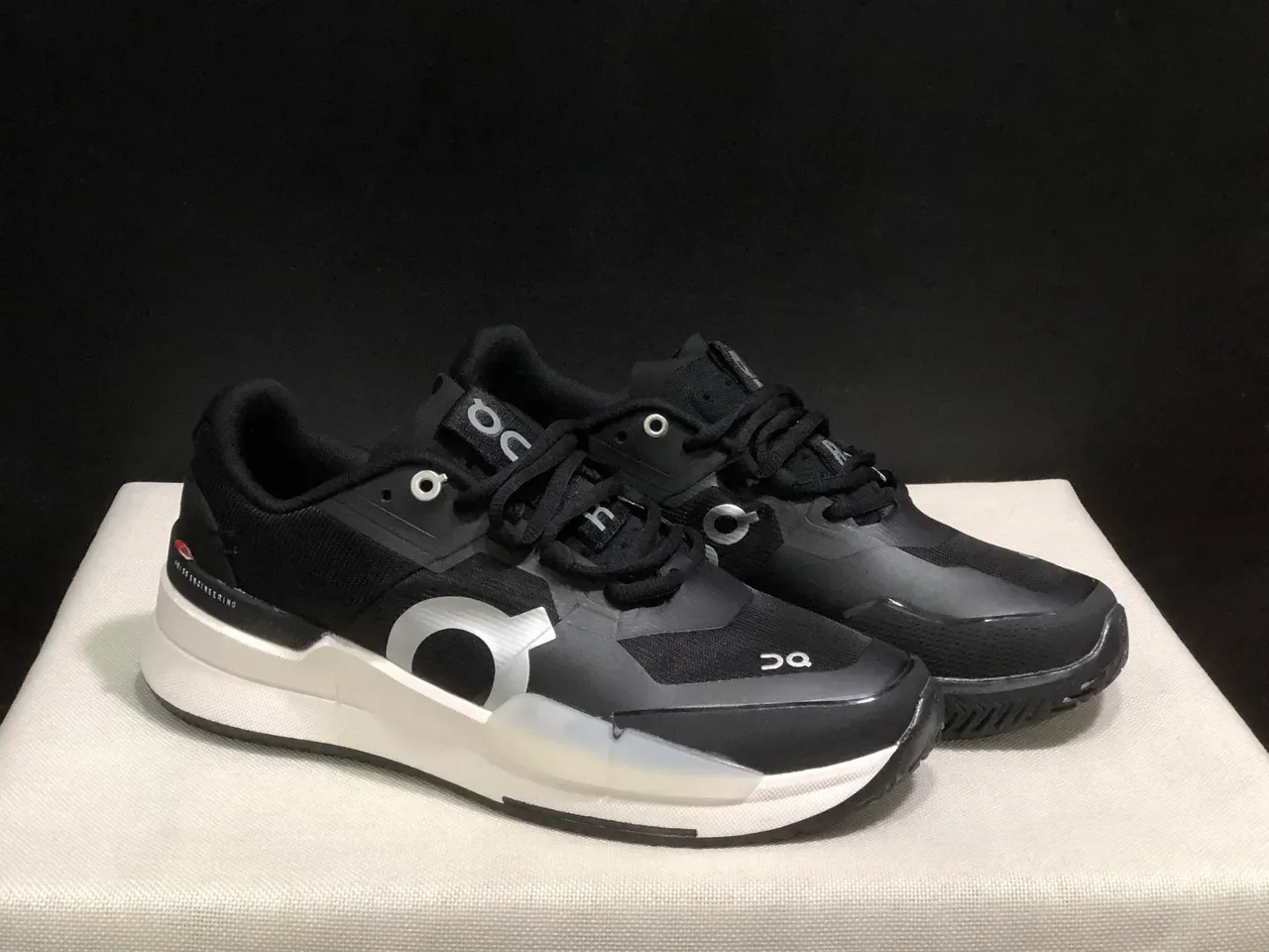 On THE ROGER Pro2 Black White Lifestyle Sneakers 6