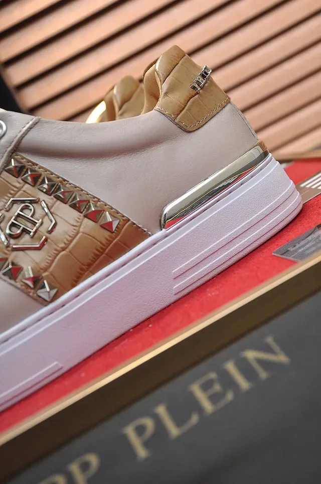 Philipp Plein Sneakers Lifestyle en cuir beige avec panneau latéral clouté 2
