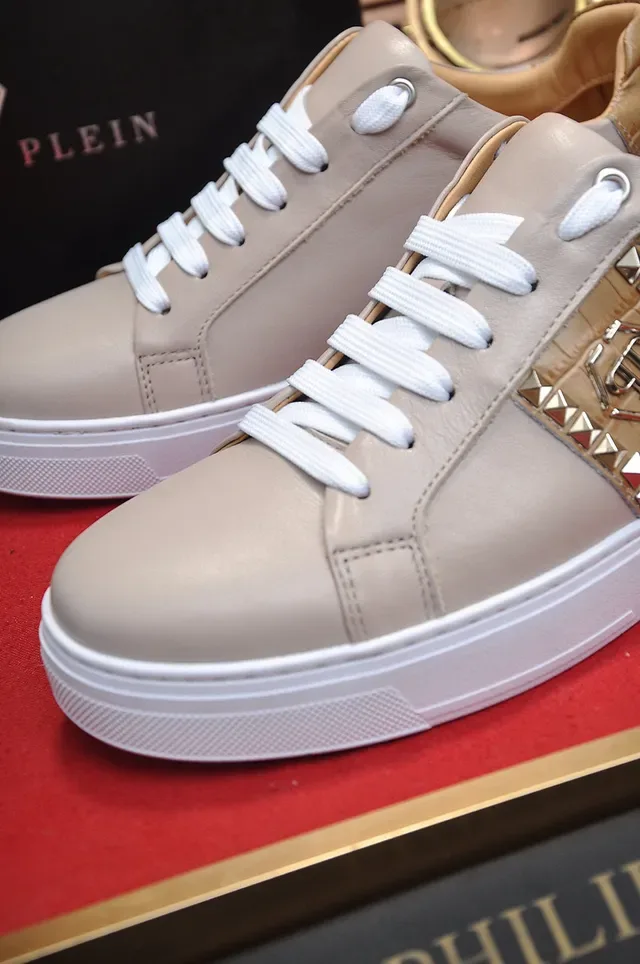 Philipp Plein Sneakers Lifestyle en cuir beige avec panneau latéral clouté 3