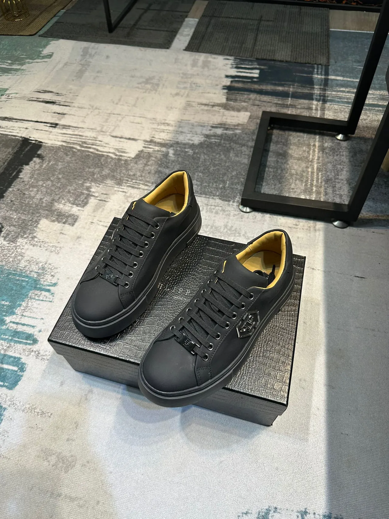 Philipp Plein Noir Jaune Cuir Supérieur Logo PP Hexagonal Métallique Chaussures Lifestyle 6