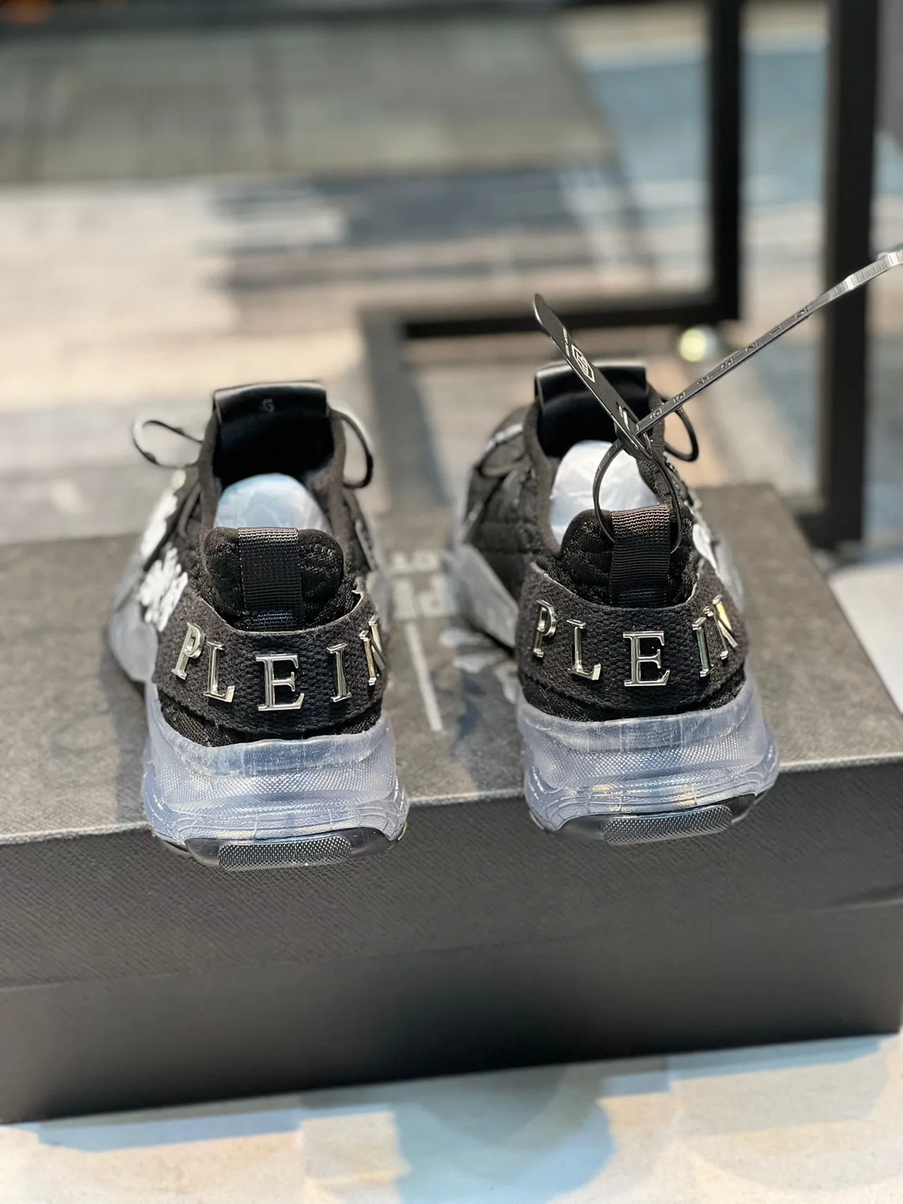 Philipp Plein Skull Runner 黑白 透明白 厚底运动鞋 2
