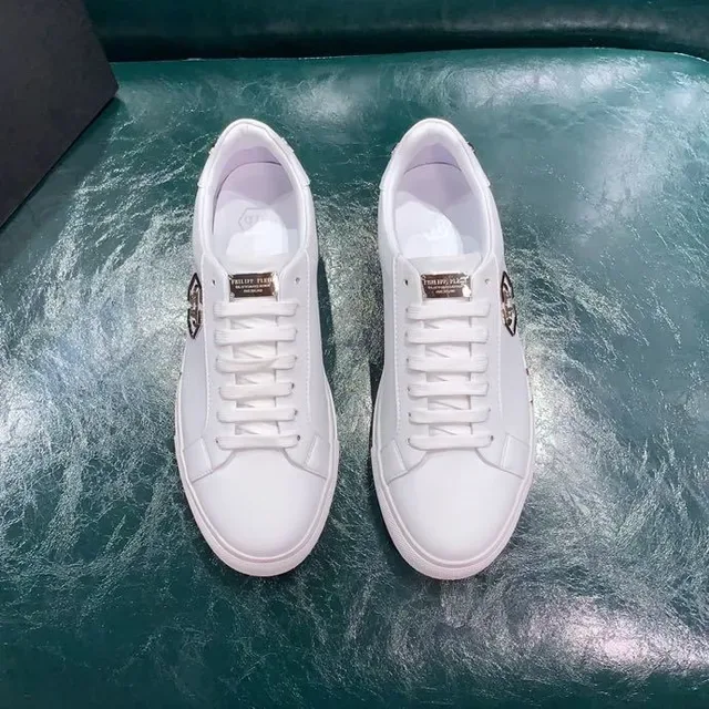 Philipp Plein Sneakers Lifestyle en Cuir Blanc et Noir avec Bande Panda-Print sur le Midsole 3