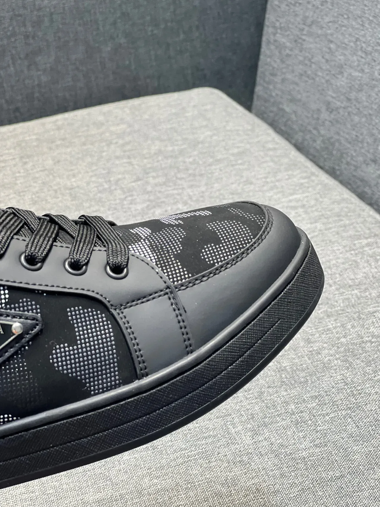 Prada Sneakers Lifestyle Noir Gris Camouflage Digital Tissu Supérieur Overlays Cuir 3