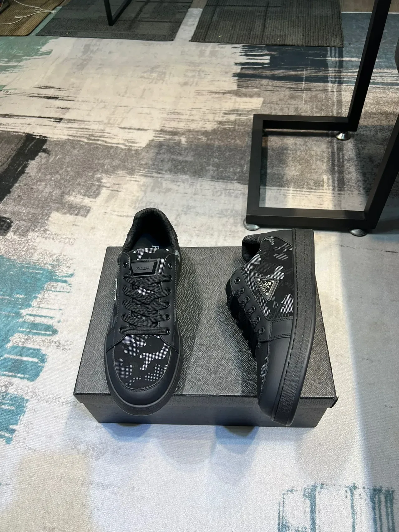 Prada Sneakers Lifestyle Noir Gris Camouflage Digital Tissu Supérieur Overlays Cuir 4