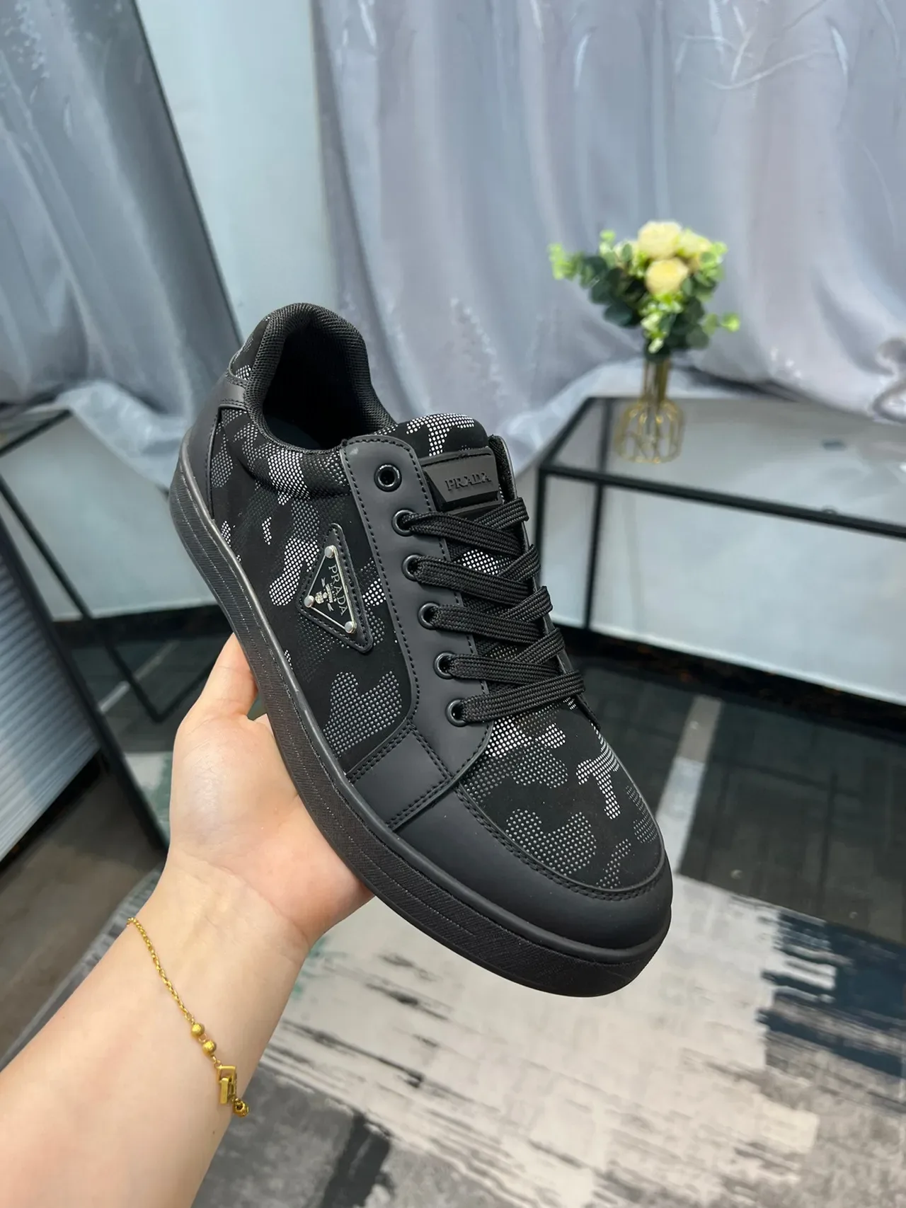 Prada Sneakers Lifestyle Noir Gris Camouflage Digital Tissu Supérieur Overlays Cuir 6