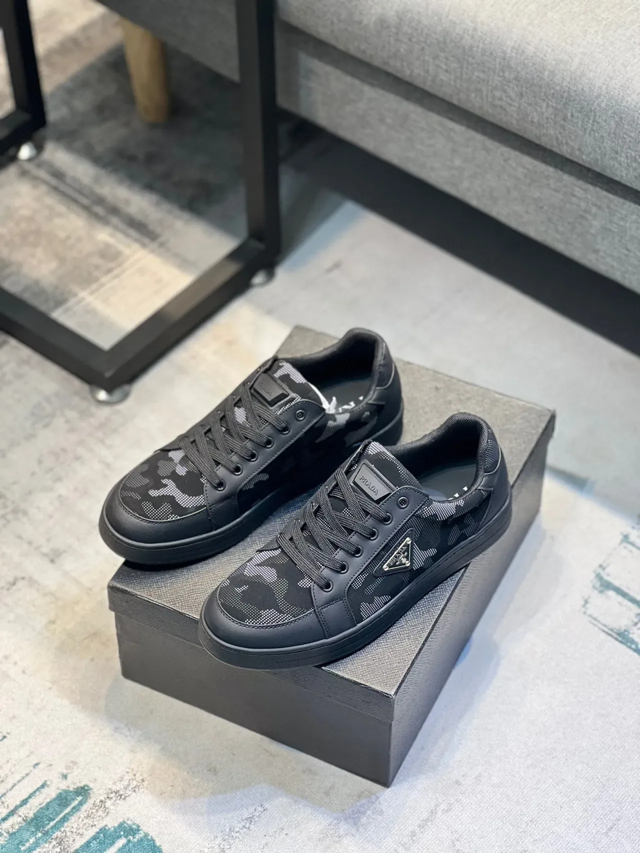 Prada Sneakers Lifestyle Noir Gris Camouflage Digital Tissu Supérieur Overlays Cuir 8