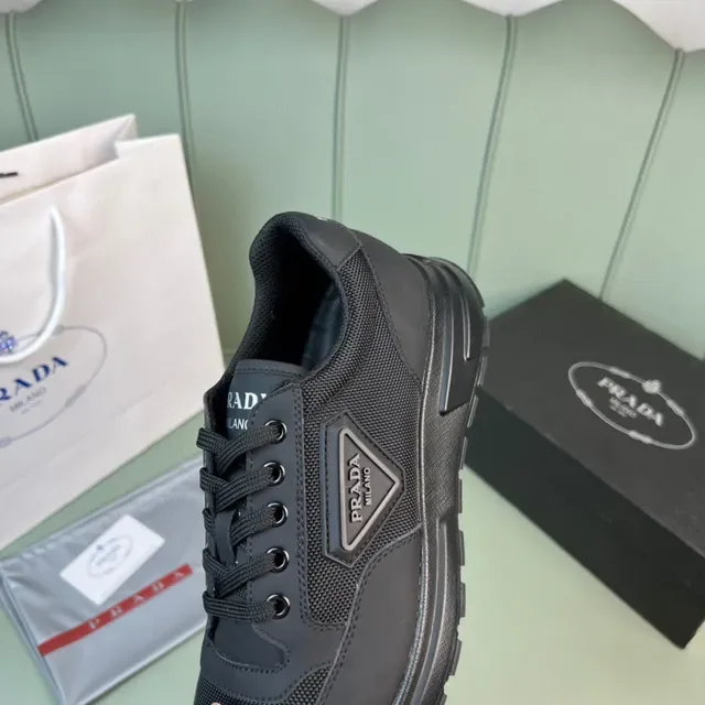 Prada কালো মেশ এন্ড সিন্থেটিক আপার লাইফস্টাইল স্নিকার্স 3