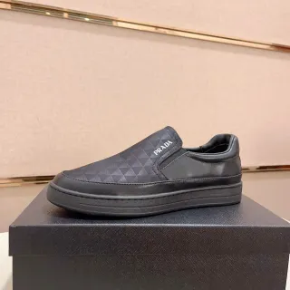 برادا أسود حذاء لوفير slip-on مع الجزء العلوي textured geometric
