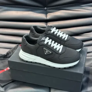 Prada Cloudbust Sneakers Lifestyle Noir et Blanc