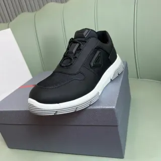 Prada Cloudbust Sneakers Lifestyle Noir et Blanc