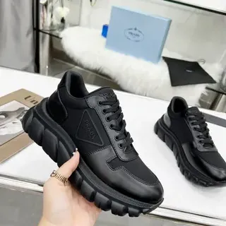 Prada Cloudbust أحذية رياضية سوداء سميكة