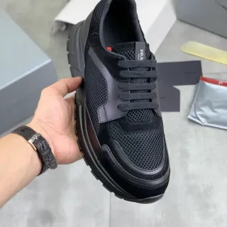 Prada Cloudbust أحذية رياضية كومبي سوداء من شبكة و سويد