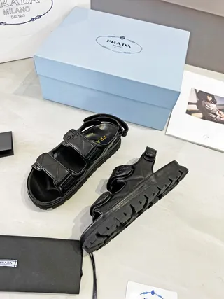 Prada Cloudbust काला क्विल्टेड स्ट्रैप्स मोटी लग सोल कैजुअल सैंडल्स 7