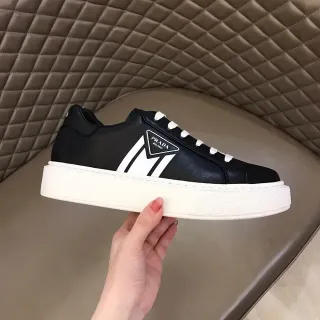 Prada Cloudbust কালো সাদা প্ল্যাটফর্ম সোল লেদার আপার লাইফস্টাইল স্নিকার